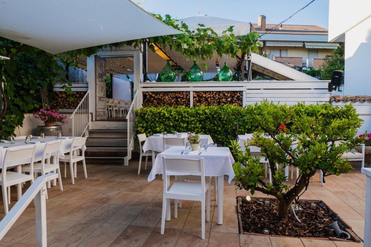 La Taverna Antica Rooms Pescara Bagian luar foto