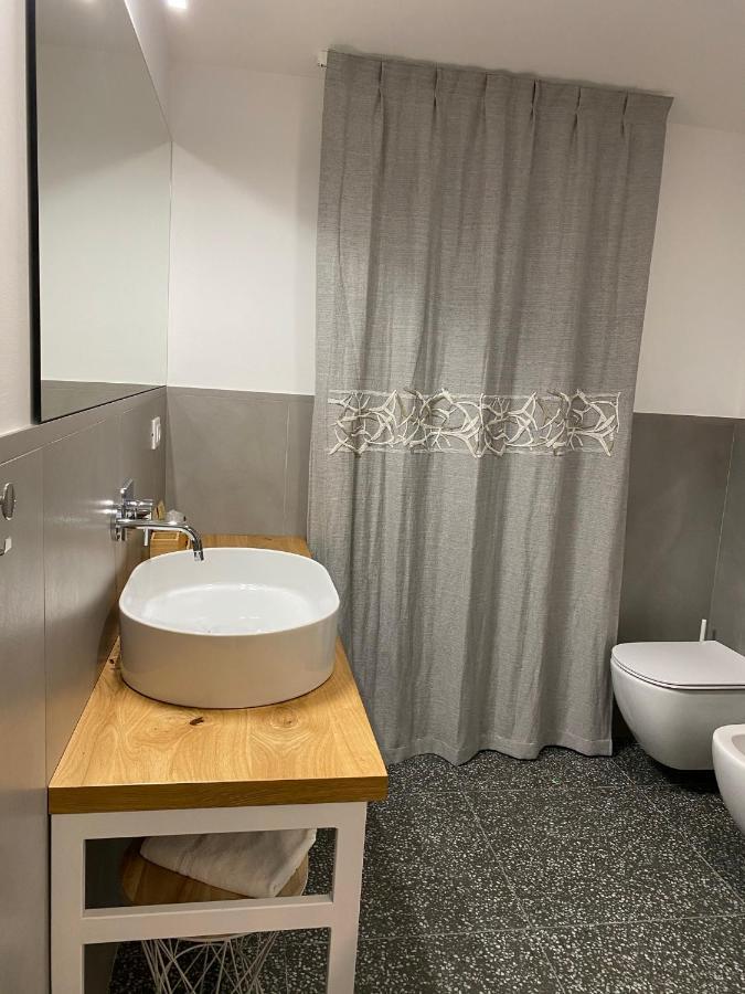 La Taverna Antica Rooms Pescara Bagian luar foto